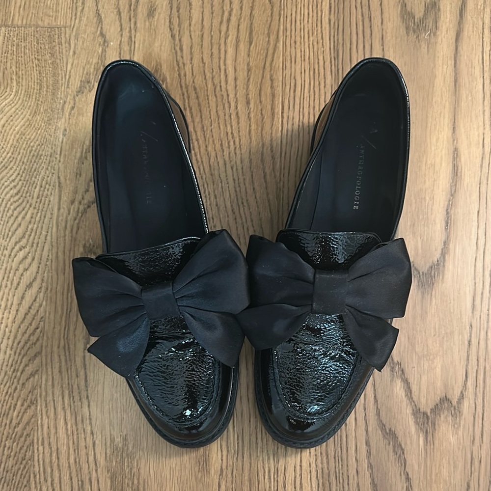 ANTHROPOLOGIE | Bow-Tied Black Loafers